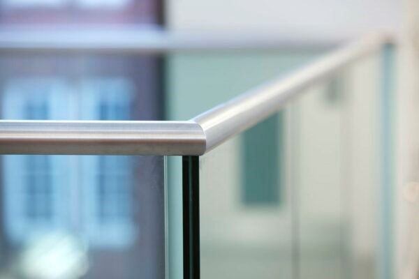 Laminated Glass vs Toughened Glass: What are the benefits of using Laminated Glass?